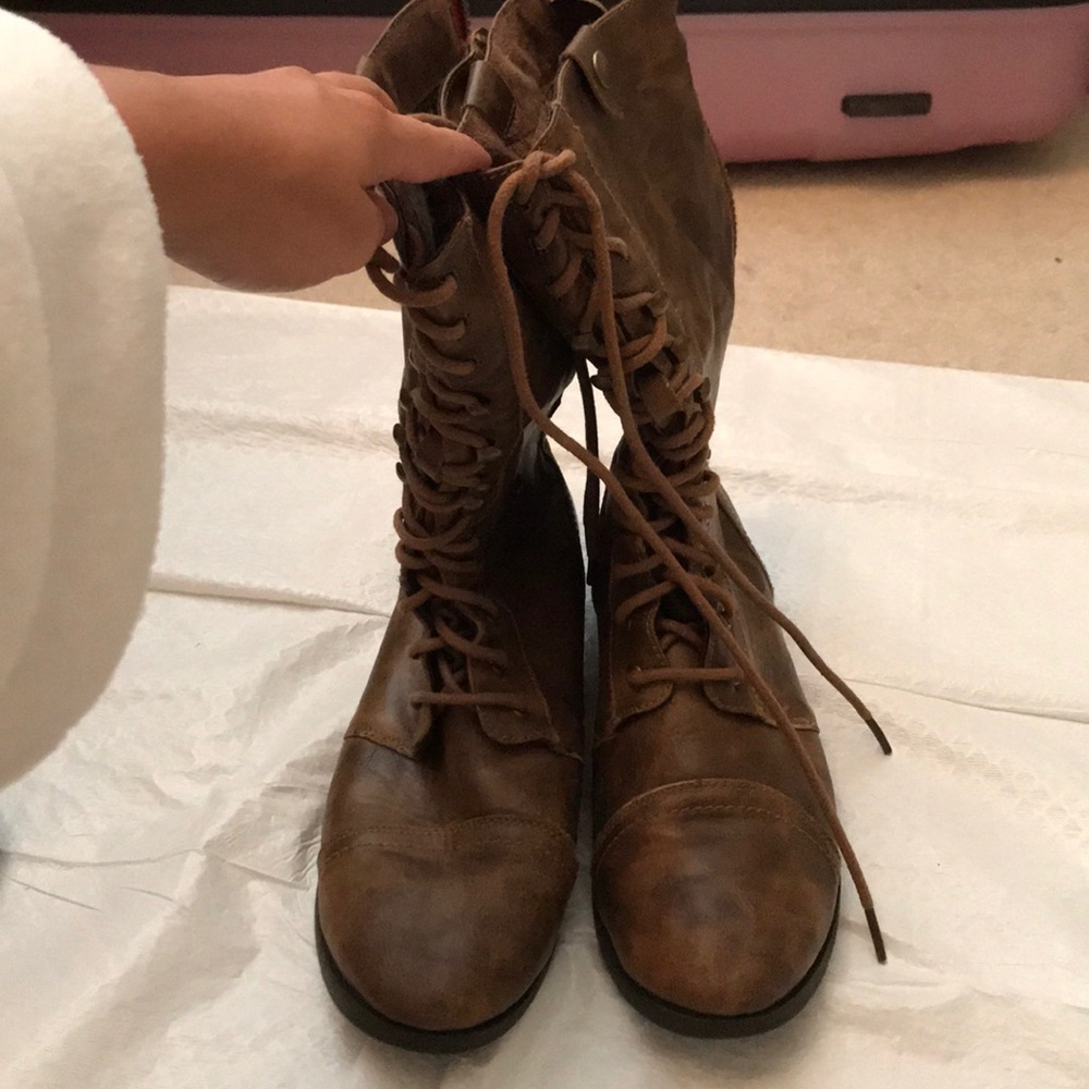 Combat boots